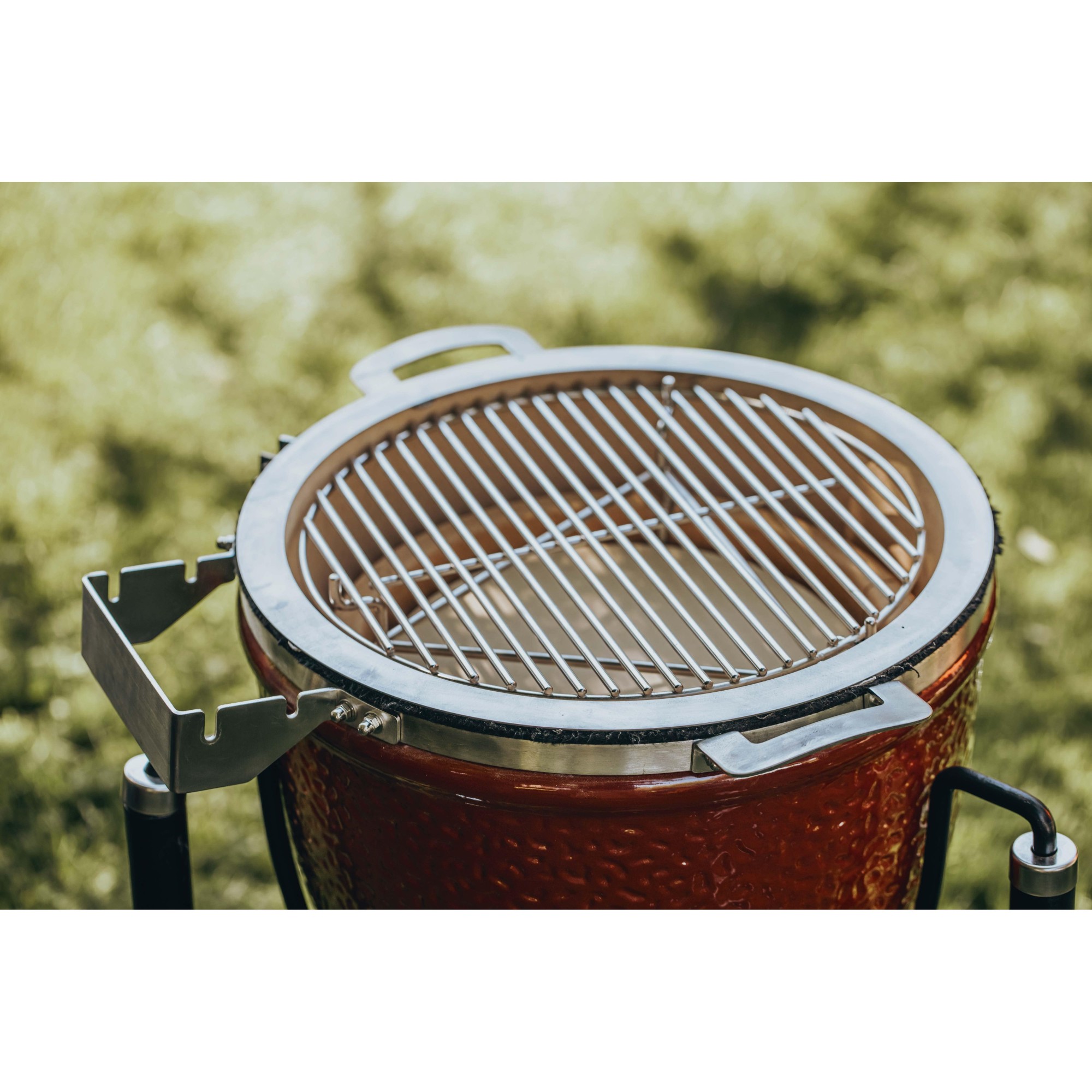 Kamado Monolith Junior Pro Series 2.0 Burdeos con carro